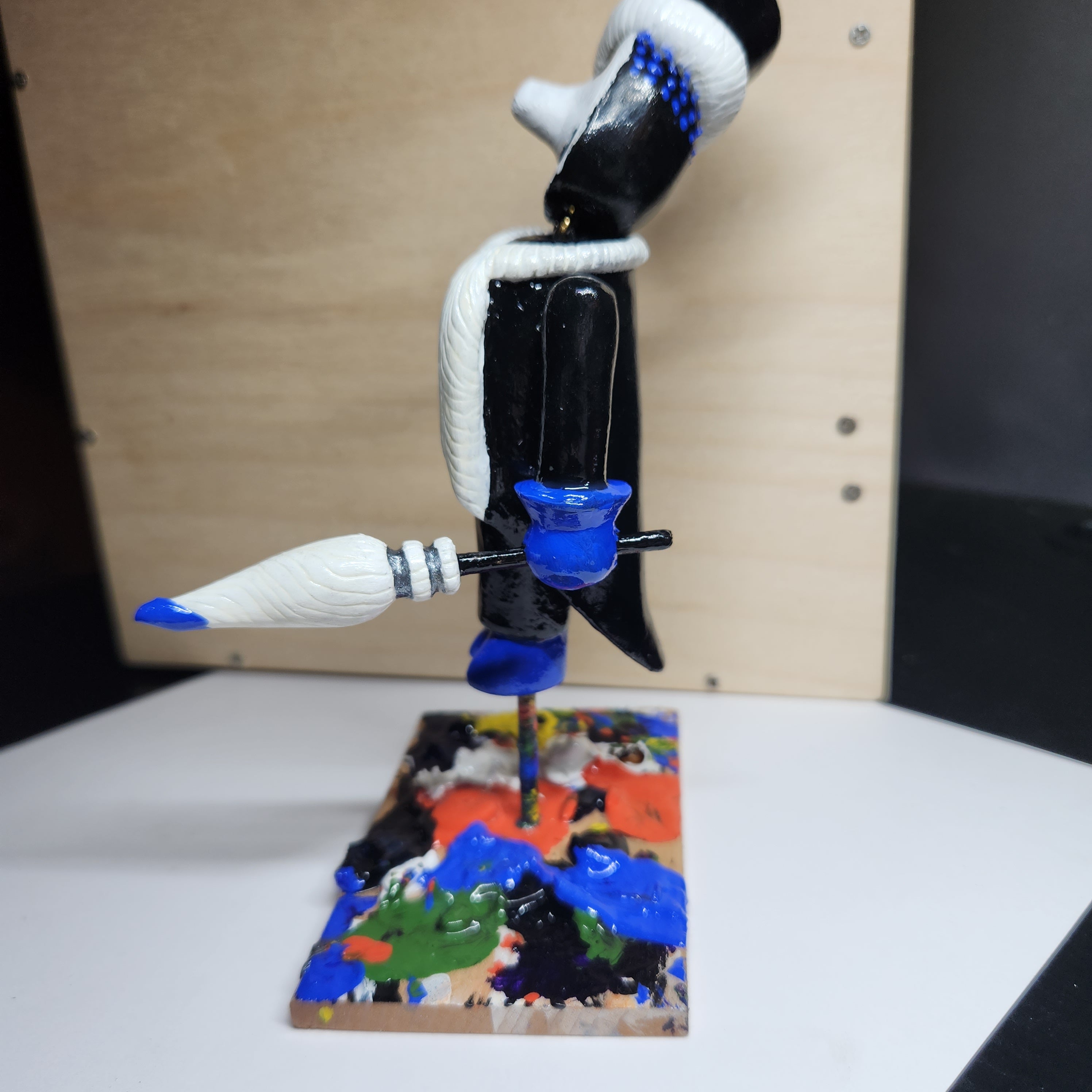 Not for sale - Painter Mime Bobble Head Figurine