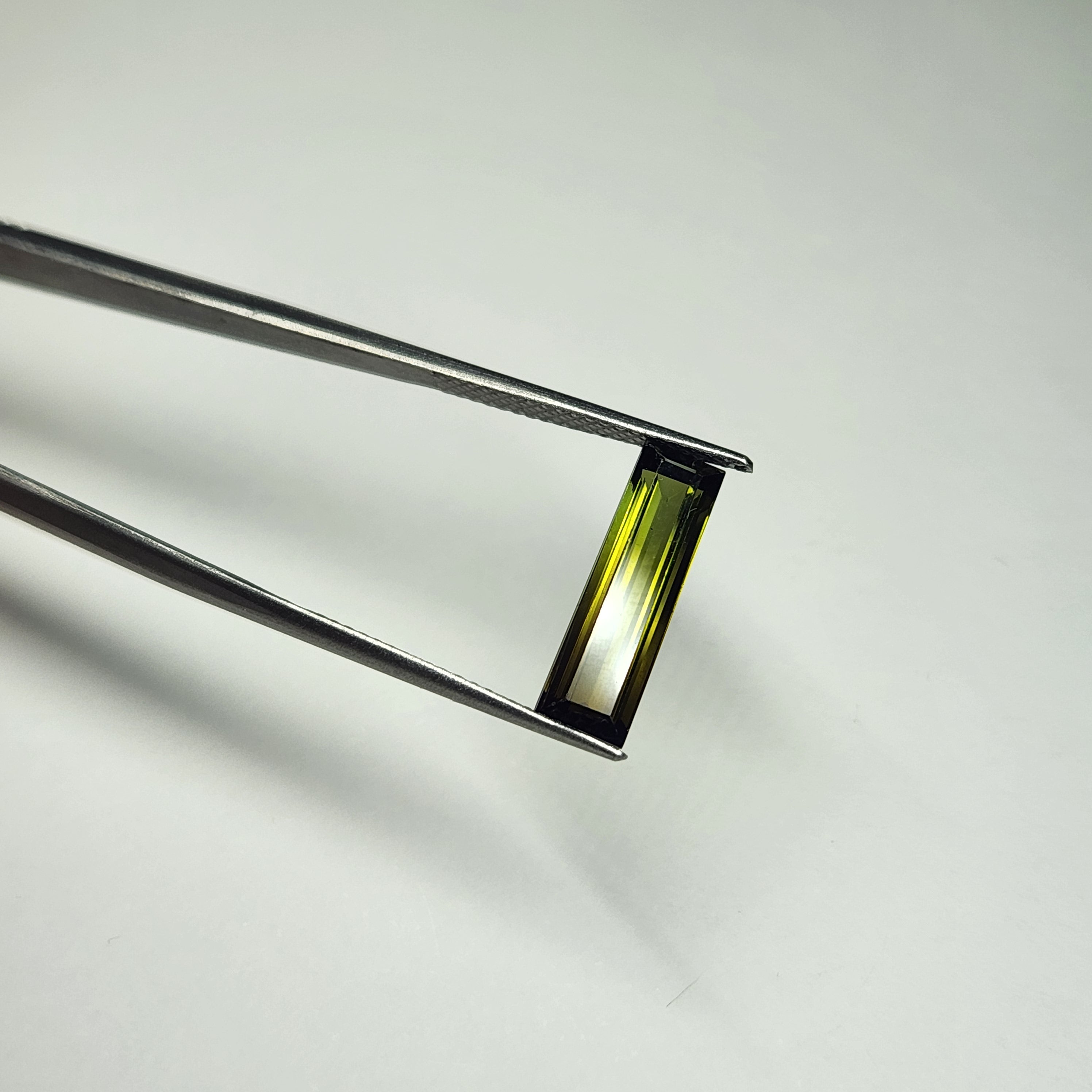 Bi-colour Tourmaline 2.55ct