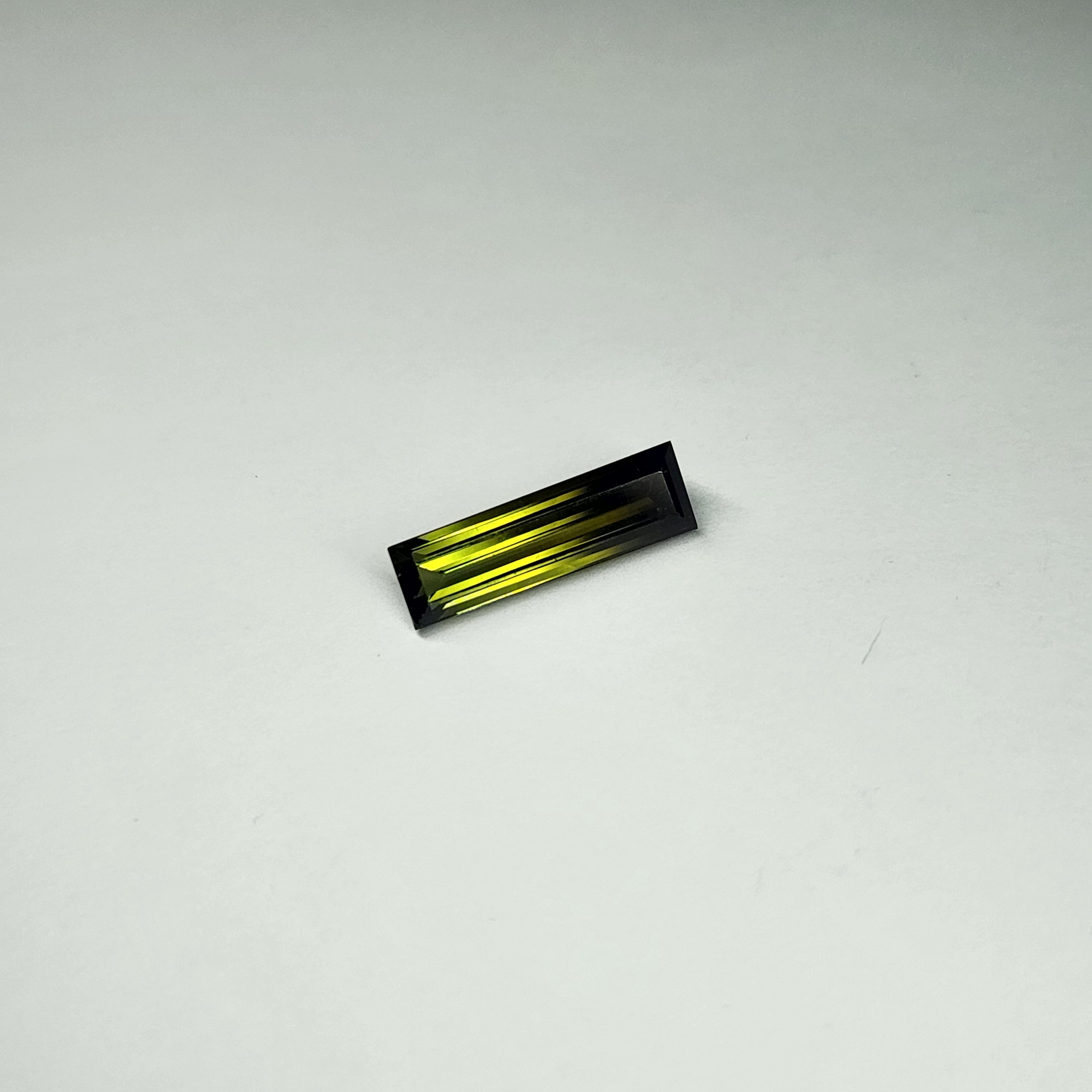 Bi-colour Tourmaline 2.55ct