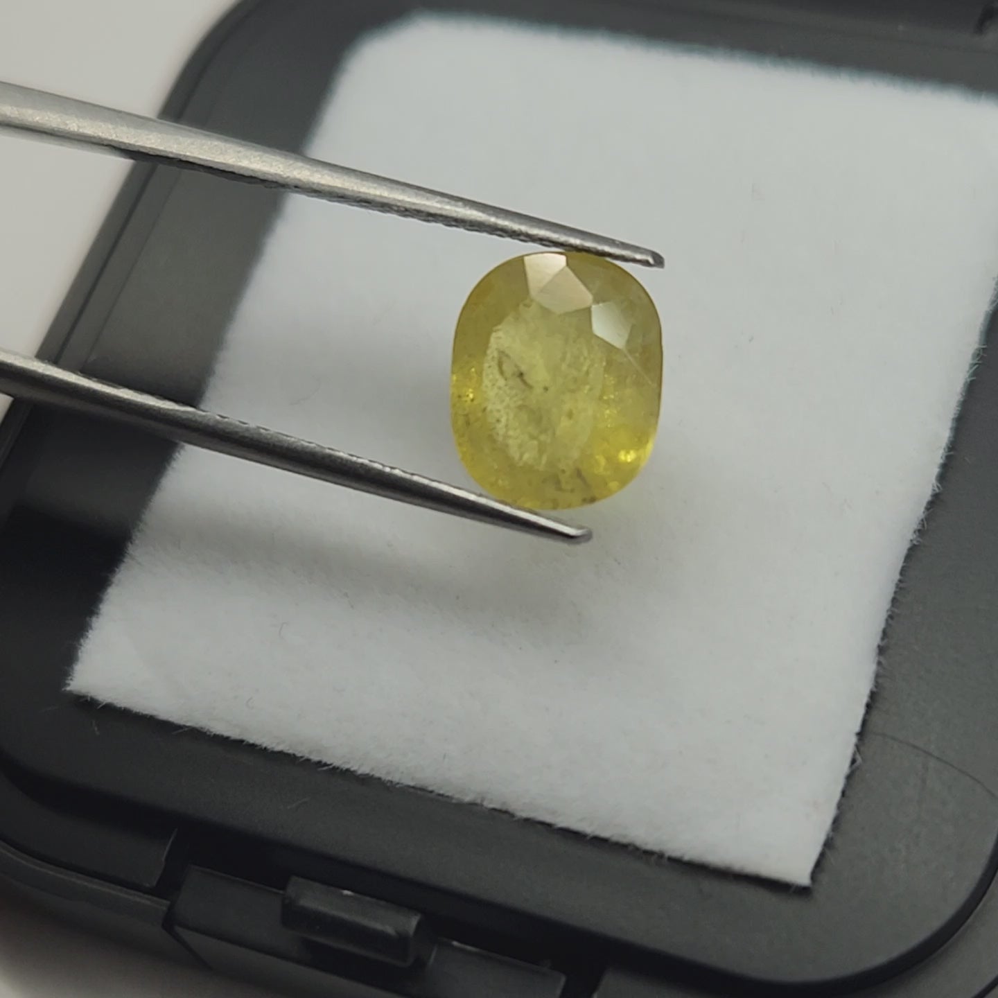 Yellow Sapphire 2.47ct